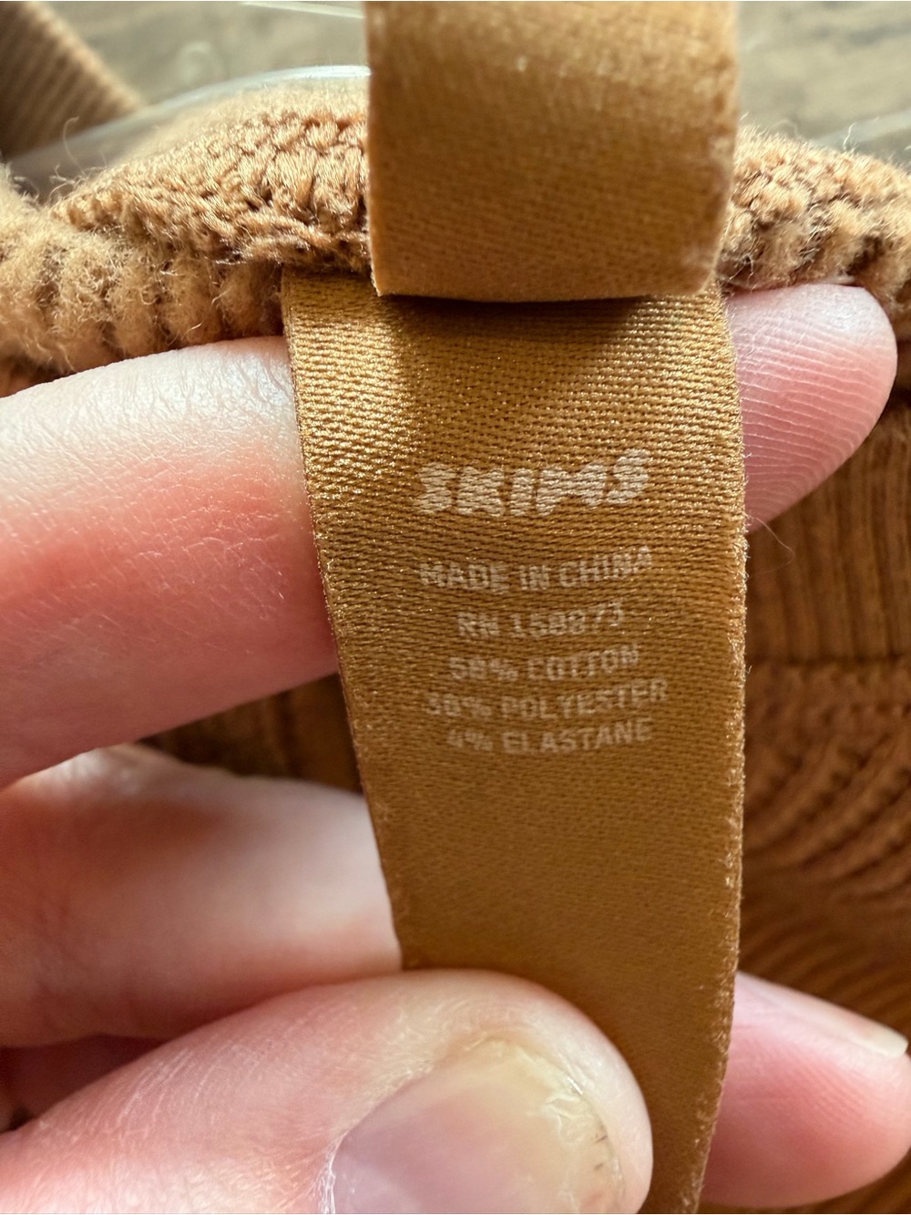 SKIMS Camel Ribbed Button-Front Long Sleeve Henley Top - Picture 7 of 7